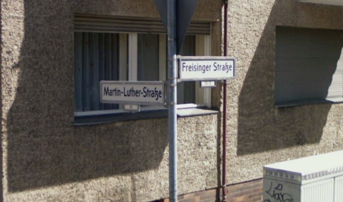 A rua Martin Luther em Berlim - Google Maps
