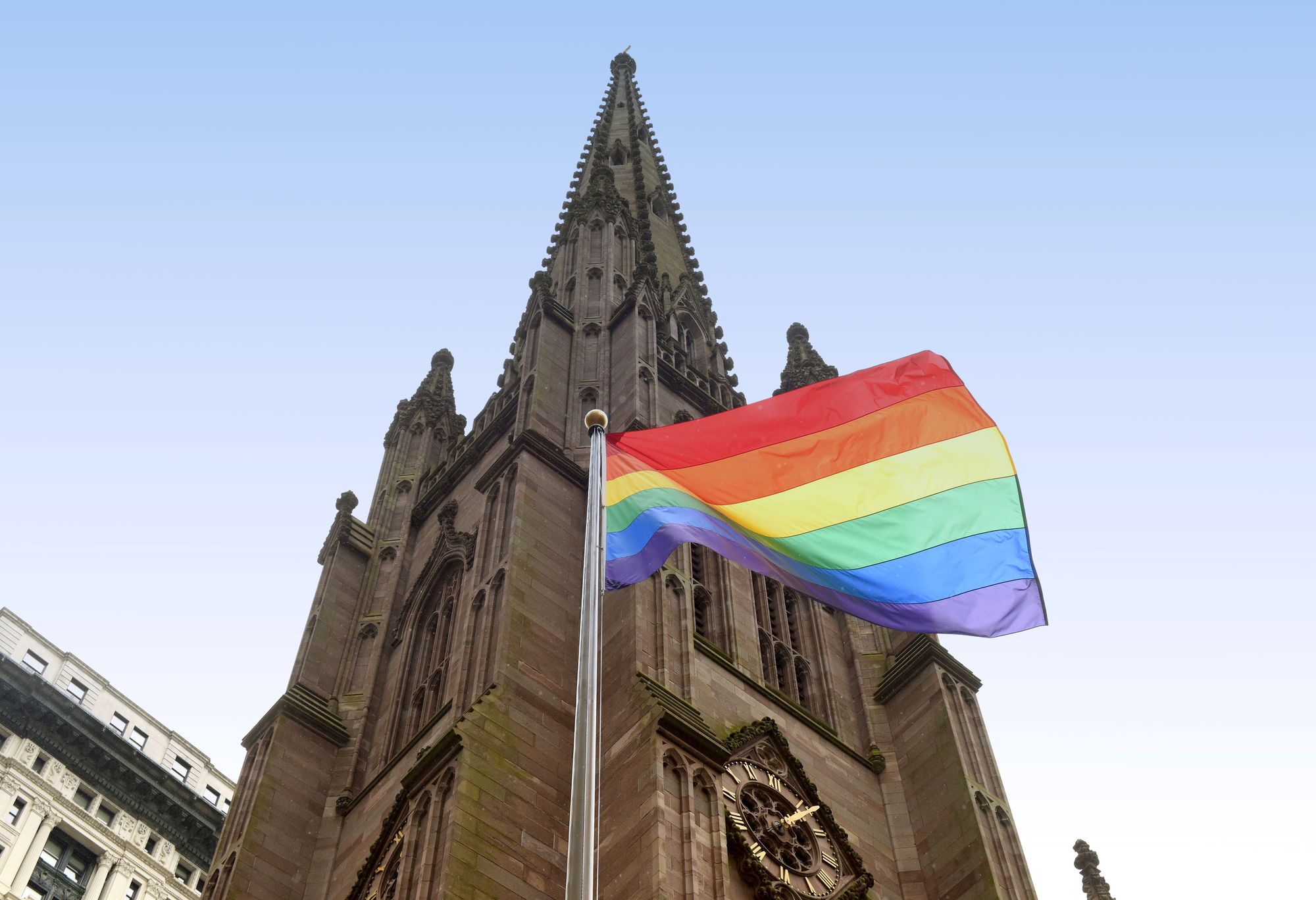 Bandeira LGBT na Igreja
