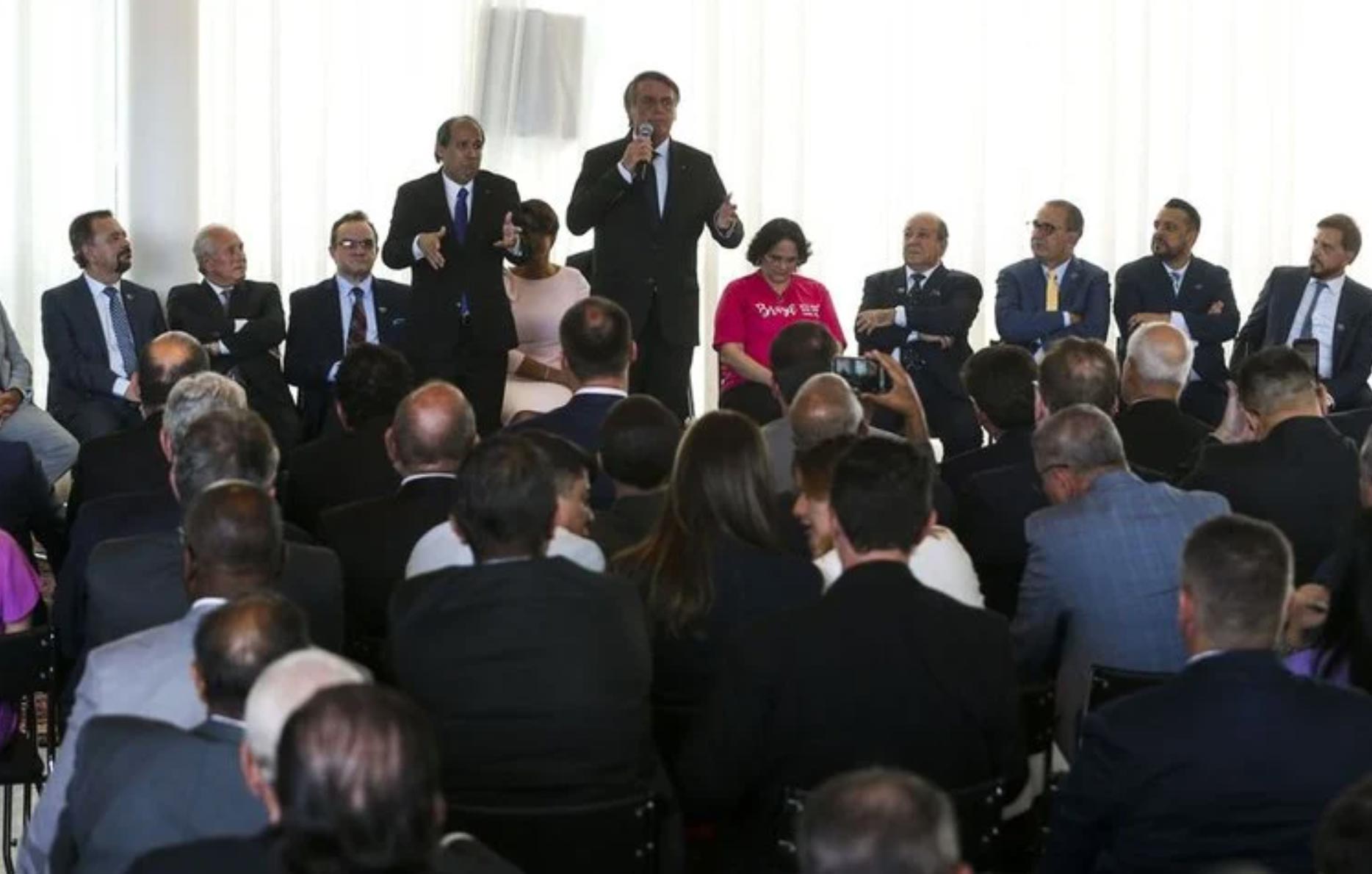 Bolsonaro com pastores no Palácio do Alvorada
