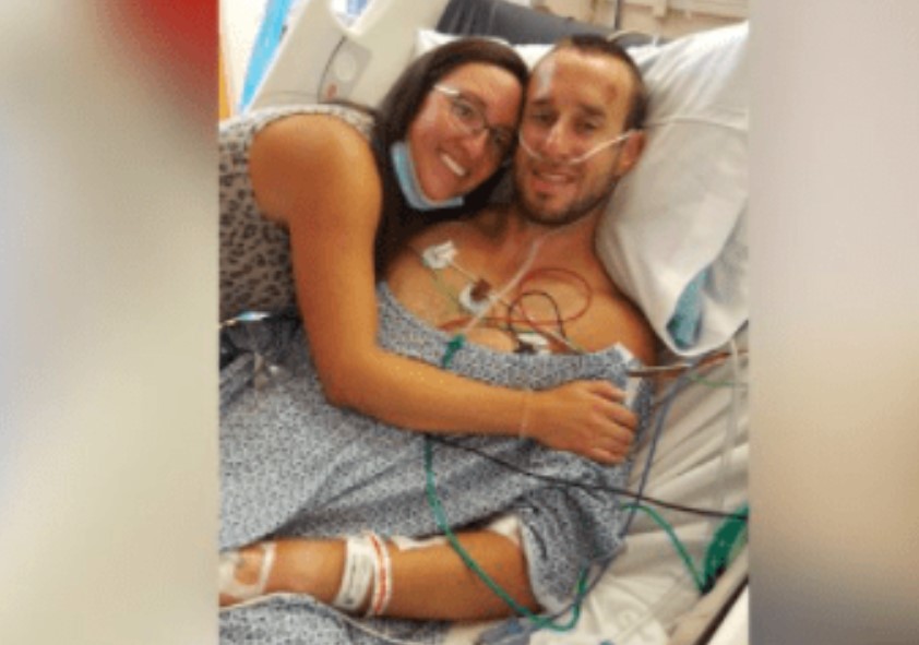 Brian Huber e esposa no hospital. (Foto: Reprodução/AG)