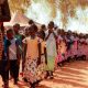 Crianças de Burkina Faso recebem presentes