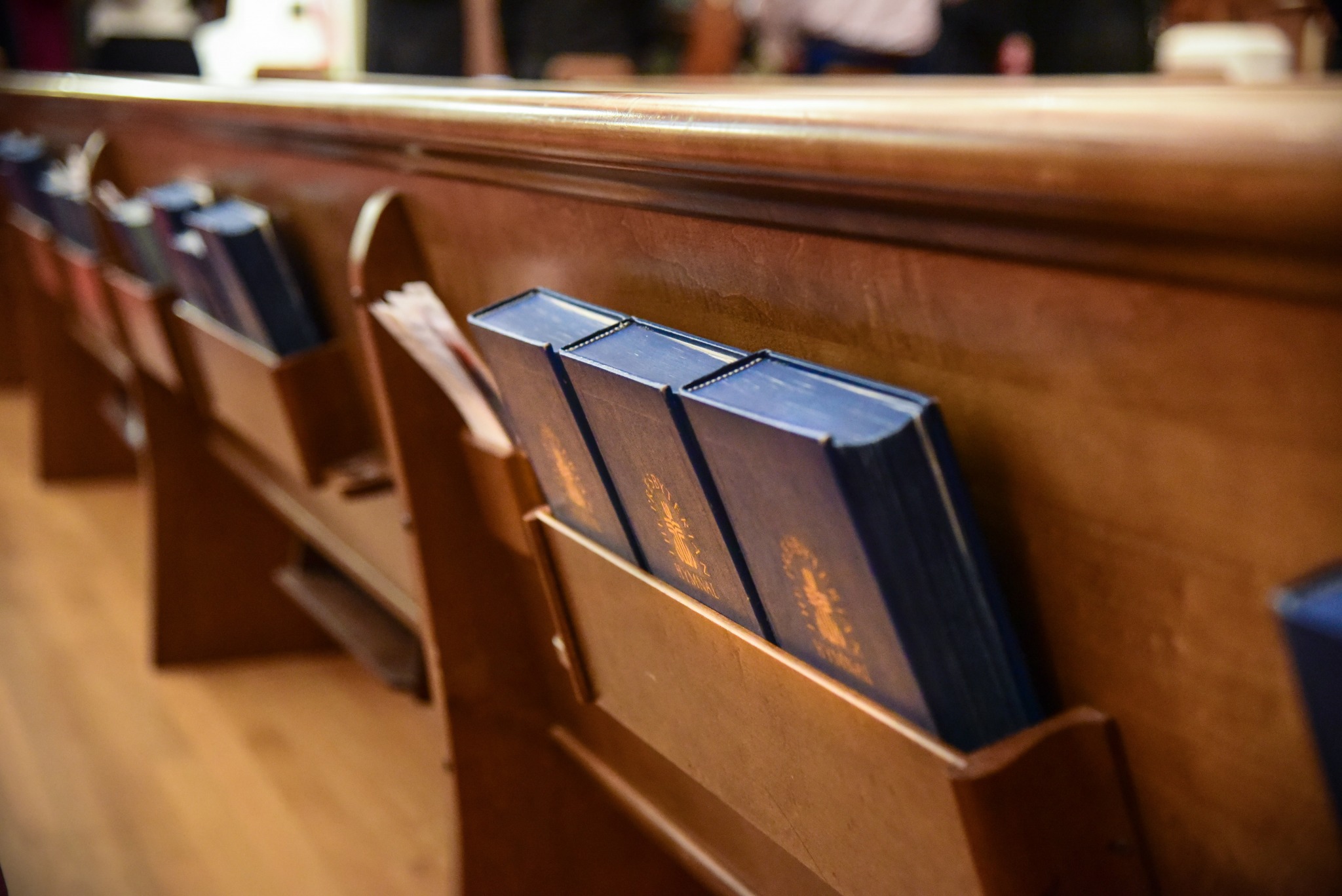 Igreja com Bíblias