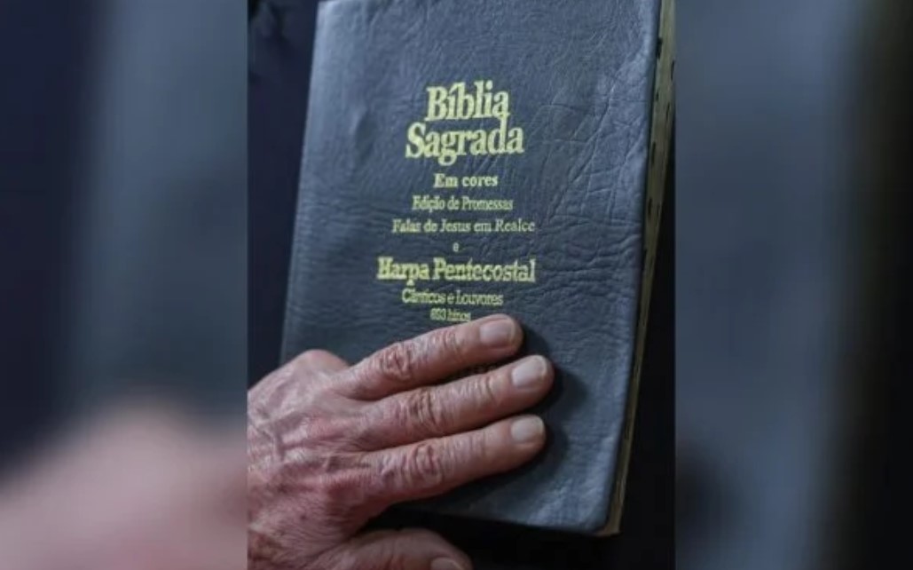 Lula com Bíblia