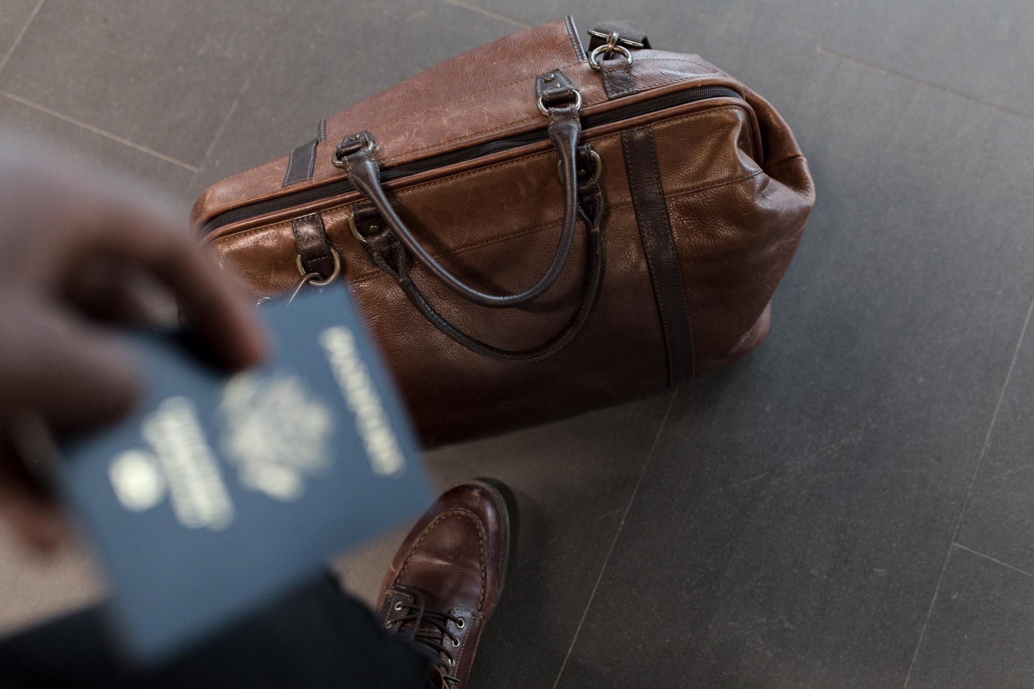 Passaporte e bolsa para viagem