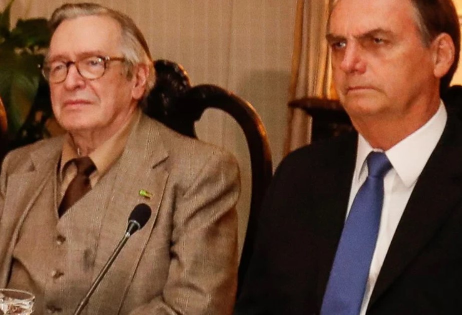 Olavo de Carvalho ao lado do presidente Jair Bolsonaro