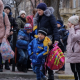 Órfãos sendo resgatados na Ucrânia