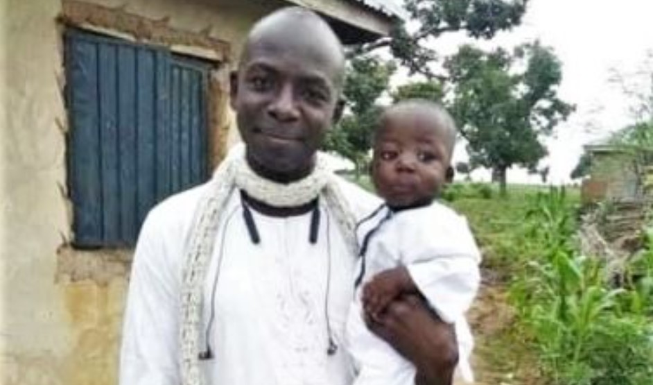 Pastor Leviticus Makpa e seu filho de 3 anos