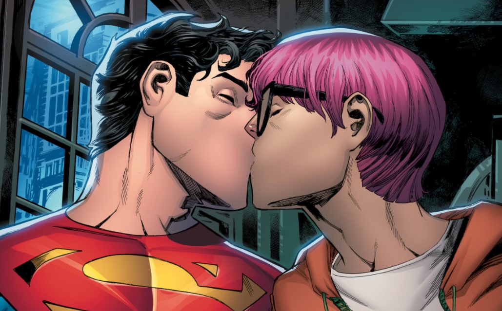 Super Man beijando outro personagem